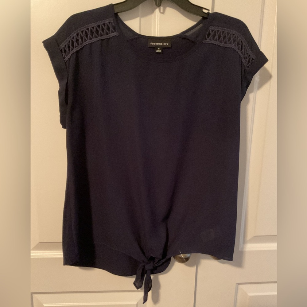 Fortune + Ivy Tabitha Crochet Detail Tie Front Navy Blue Blouse Size M